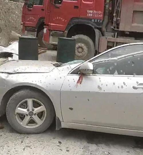 地震车视频,地震车紧急出动,英勇救援瞬间